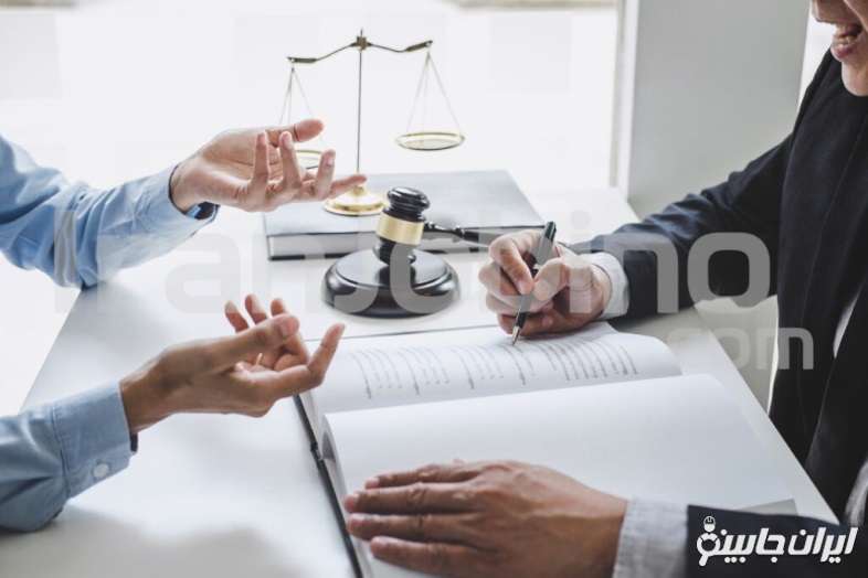 مزایای مراجعه به وکیل مصادره اموال