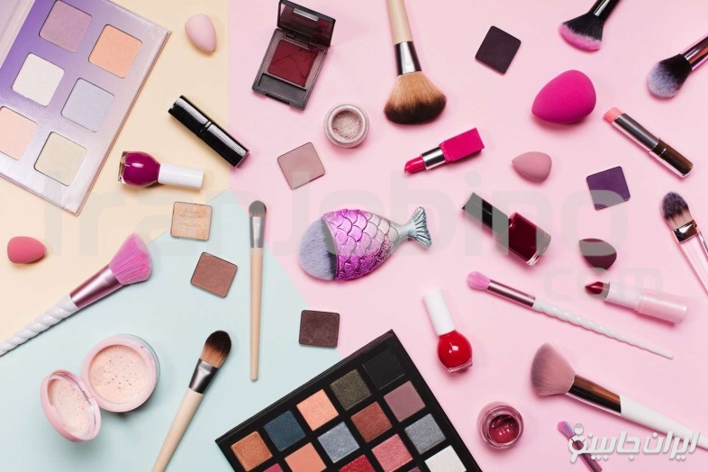 مزایای مراجعه به سالن میکاپ و آرایش صورت