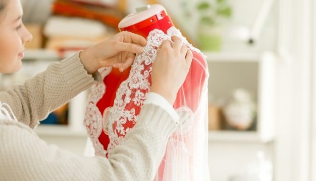 مراحل خیاطی و مهارت هایی که در آموزش دوخت و خیاطی فرا میگیریم.