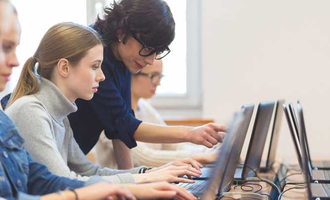 کاربرد رایانه در آموزش ، هنر ، صنعت و ...