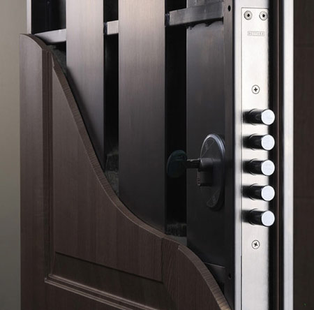 تفاوت و ویژگی های درب ضد سرقت در مقایسه با درب معمولی