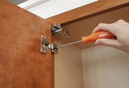 نمایش توضیحات تعویض لولای کابینت