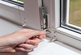 نمایش توضیحات رگلاژ درب و پنجره های دو جداره