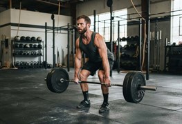 نمایش توضیحات ارائه تمرینات قدرتی و عضله  سازی