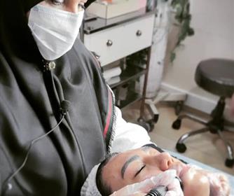 نمونه ای از لیزر پوست در کلینیک