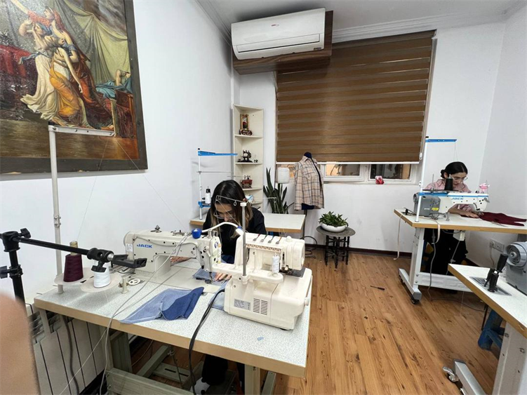 عکس هایی از هنرجویان آموزشگاه